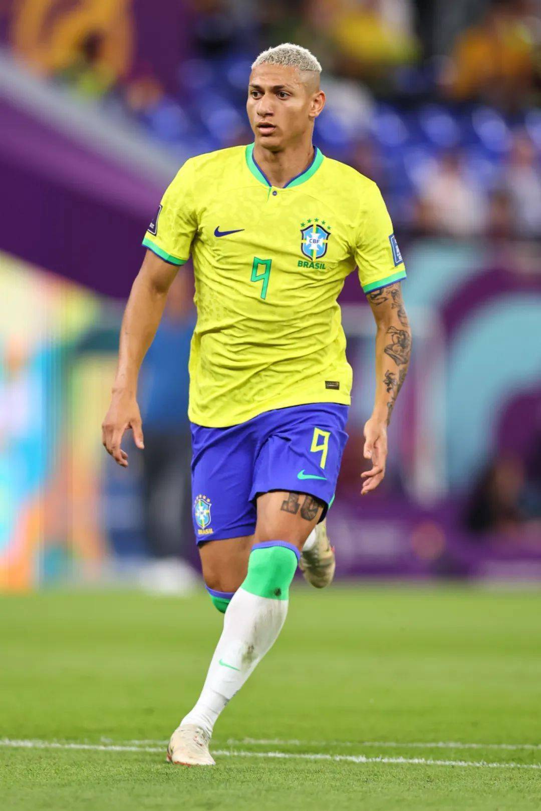 包含尼斯迎英超关键赛，清晨状态回暖，赛场秩序良好，更衣室氛围转暖的词条-开云注册